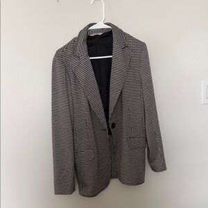 Max Studio Black and White Houndstooth Blazer